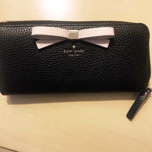 Kate Spade black Henderson Street Wallet